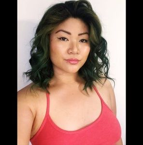 Meet your Posher, Claudine